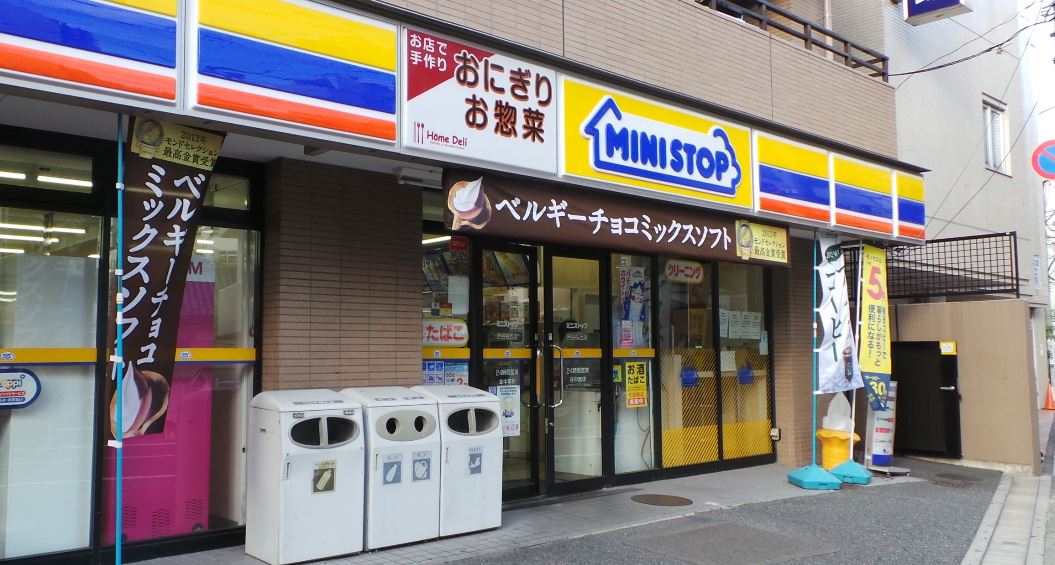 パークアクシス渋谷桜丘サウス コンビニ