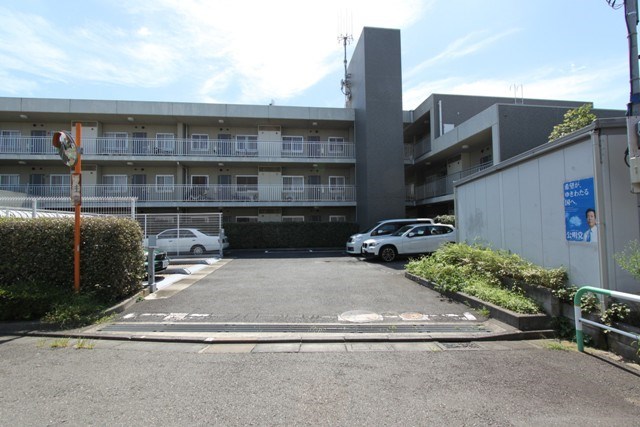 クレールコート芦花公園　 駐車場