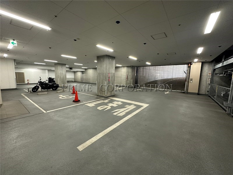クレストプライムタワー芝 駐車場