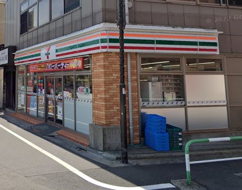 ディオスプラド コンビニ