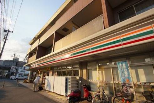 神奈川県川崎市中原区上丸子山王町１丁目 コンビニ