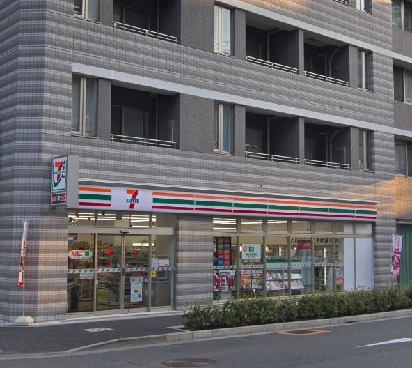 アーバンレジデンス神田富山町 コンビニ