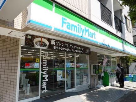 ユーストリア駒沢 コンビニ