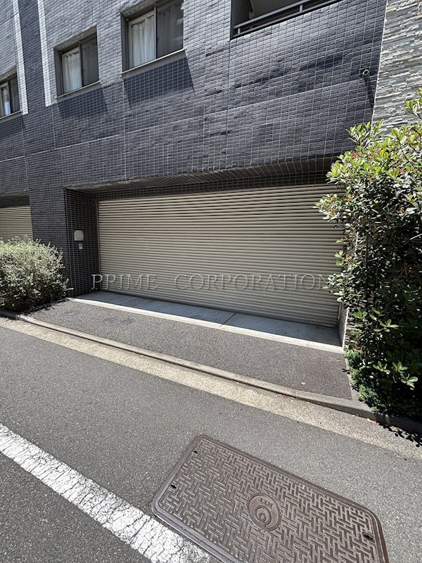 京橋レジデンス 駐車場