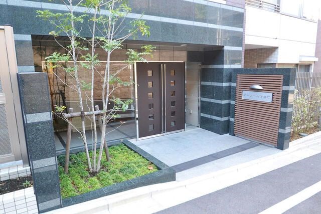 ブルソール信濃町 エントランス