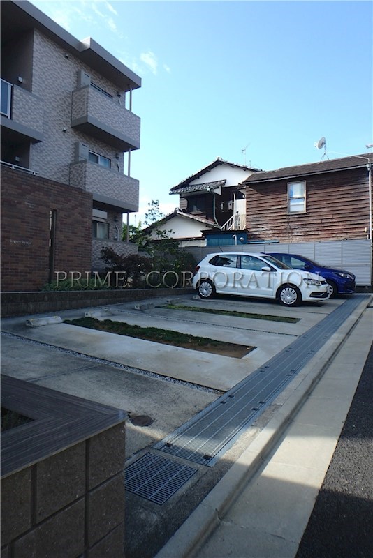Lagom Shinju 駐車場