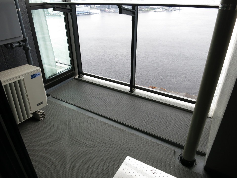 ローレルタワールネ浜松町 ベランダ