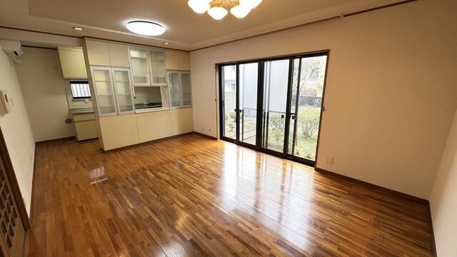 神奈川県川崎市中原区今井仲町 リビング