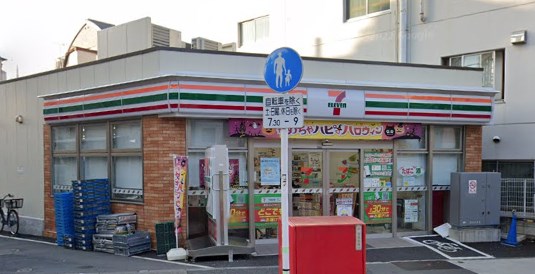 レジディア四谷三丁目 コンビニ