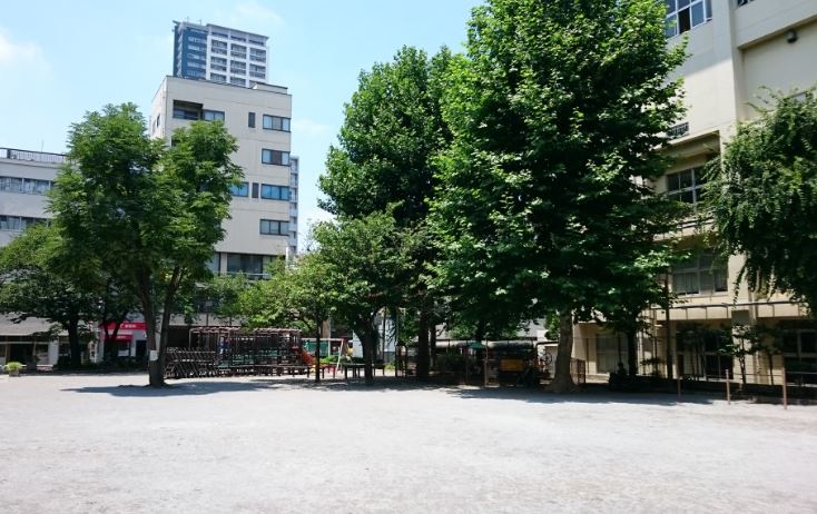 コンフォリア秋葉原EAST 公園