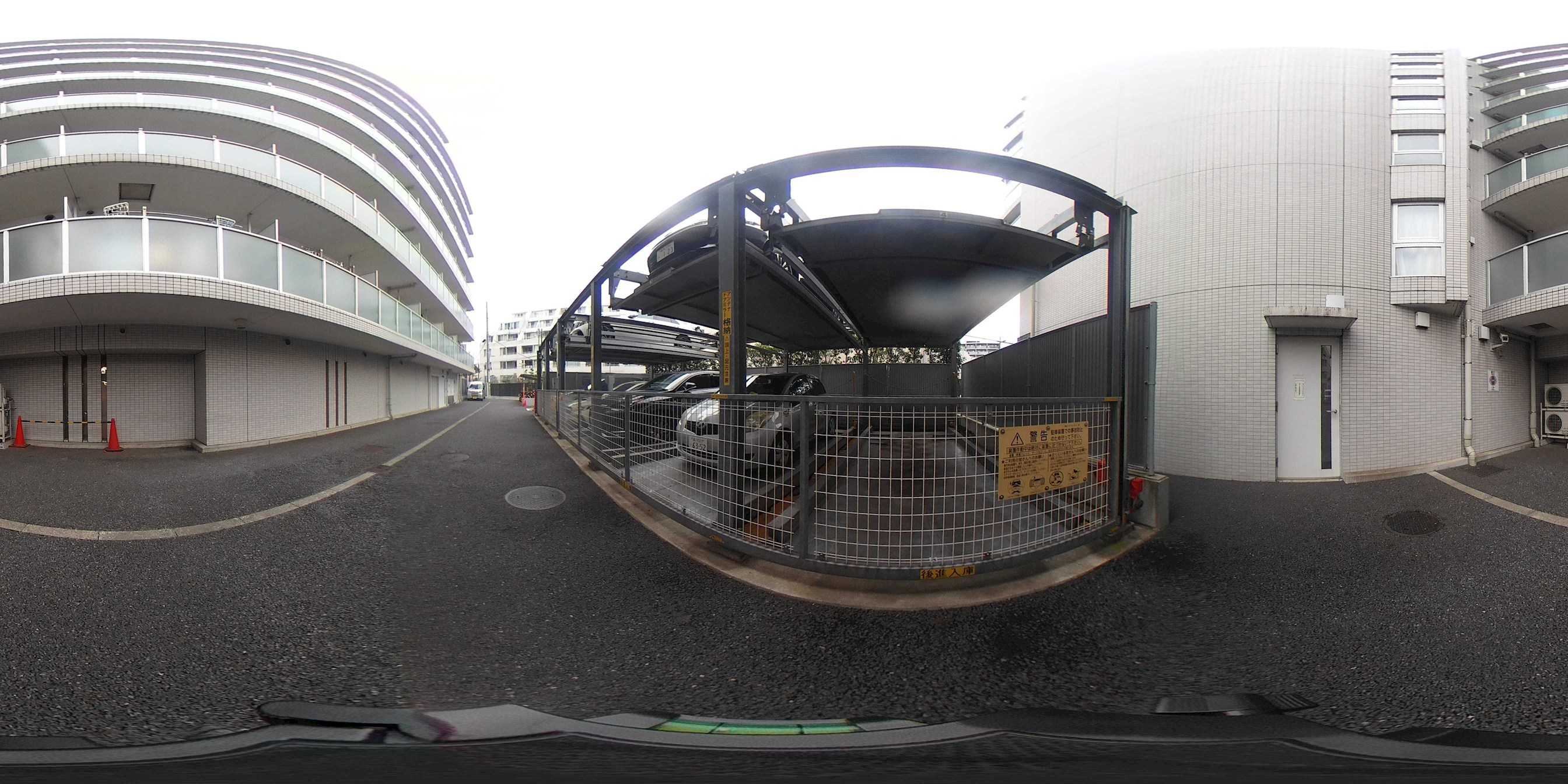 グランハイツ高田馬場  駐車場