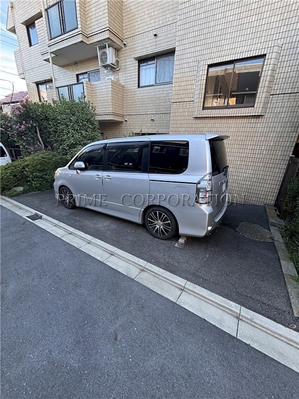 桜丘ガーデンハイツ 駐車場