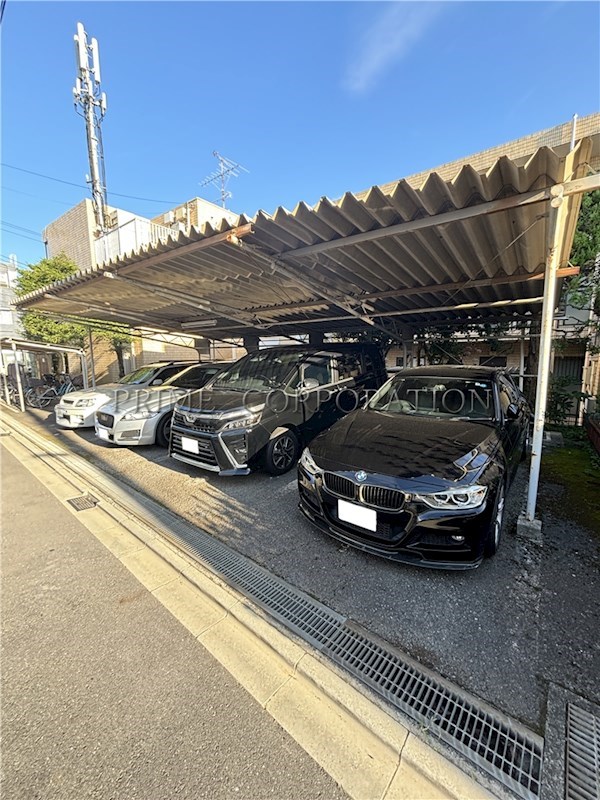 桜丘ガーデンハイツ 駐車場