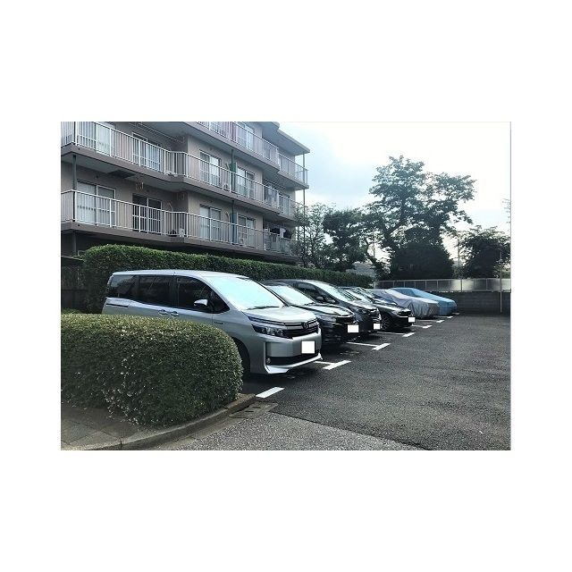 市ヶ谷加賀町アパートＤ棟 駐車場
