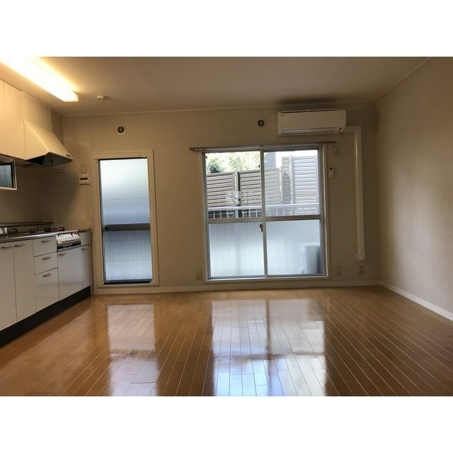 市ヶ谷加賀町アパートＤ棟 リビング