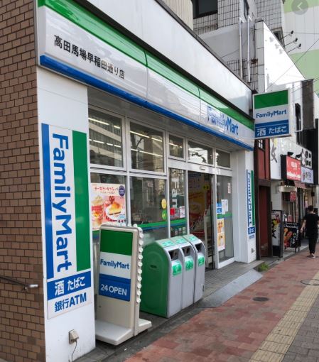 ベラスウィータ高田馬場 コンビニ