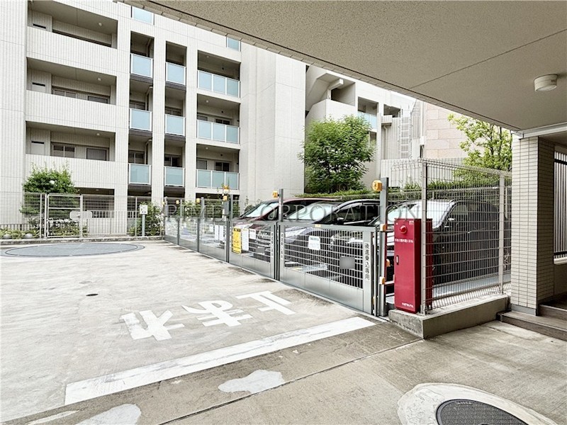 ディアスタ鷺沼 駐車場
