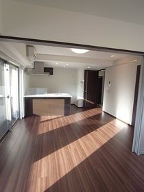 コンシェリア早稲田Green Forest リビング