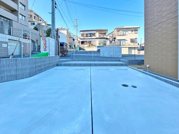 ヴェルジェＢ 駐車場