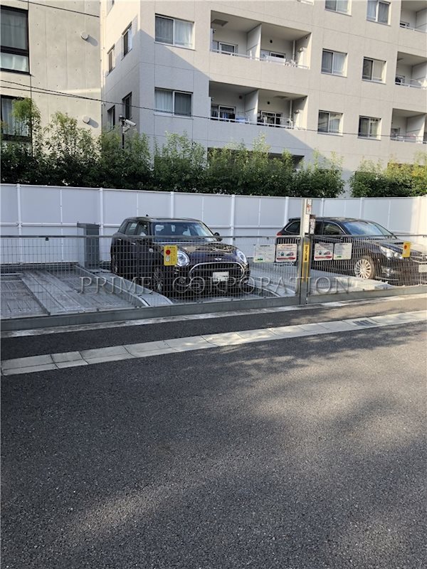 ヒューリックレジデンス新宿戸山 駐車場