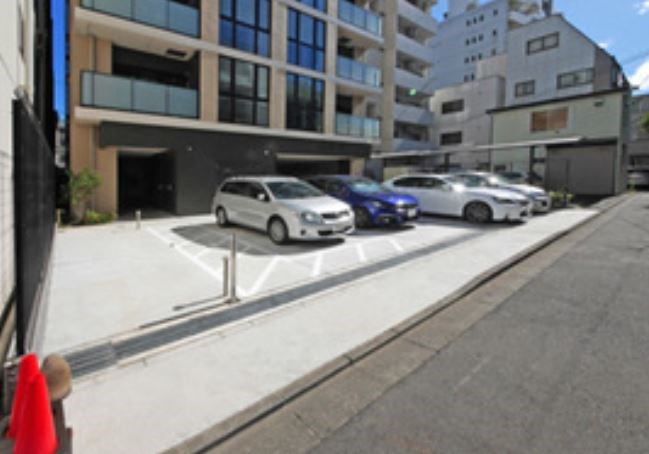 エルシノア住吉 駐車場