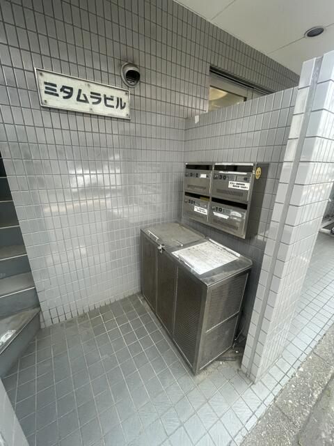 ミタムラビル エントランス