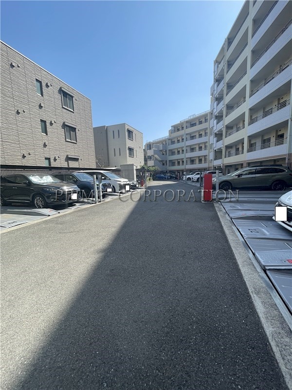 パークホームズ二子多摩川フェアアリーナ 駐車場