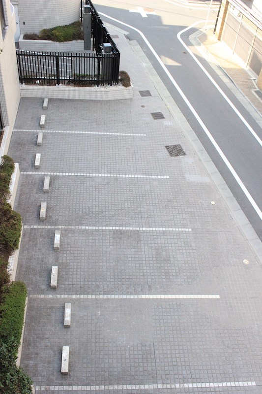 アビタシオン 駐車場