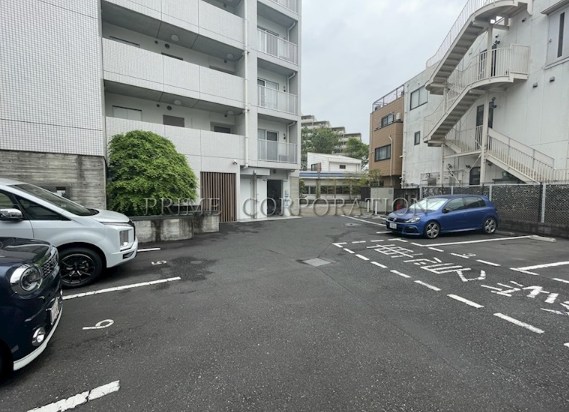 エミリブ下落合 駐車場
