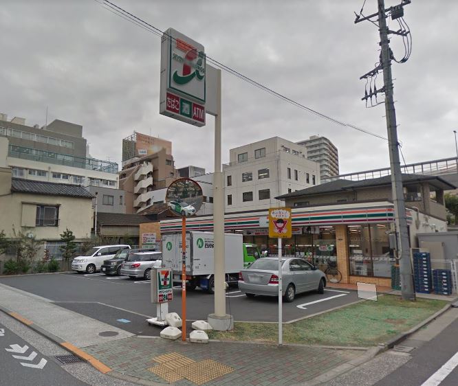 カーサ ハル コンビニ