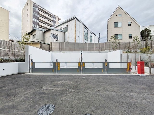 オーキッドレジデンス渋谷富ヶ谷 駐車場
