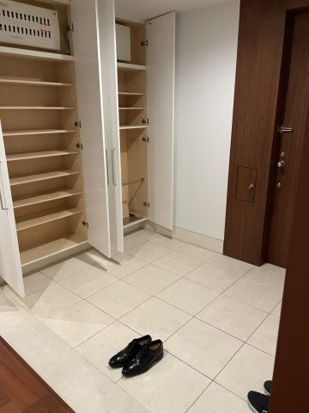 フォレストテラス松濤 玄関