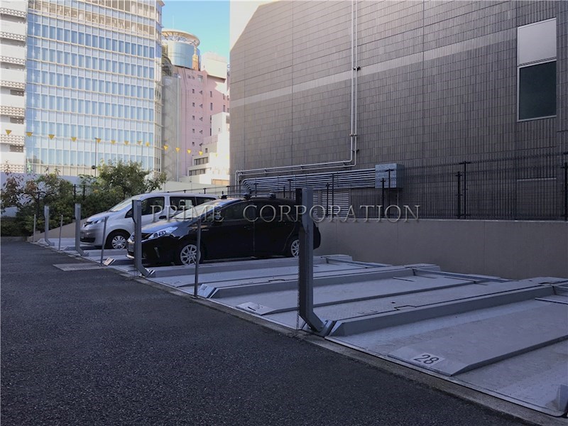 シルフィード南平台 駐車場