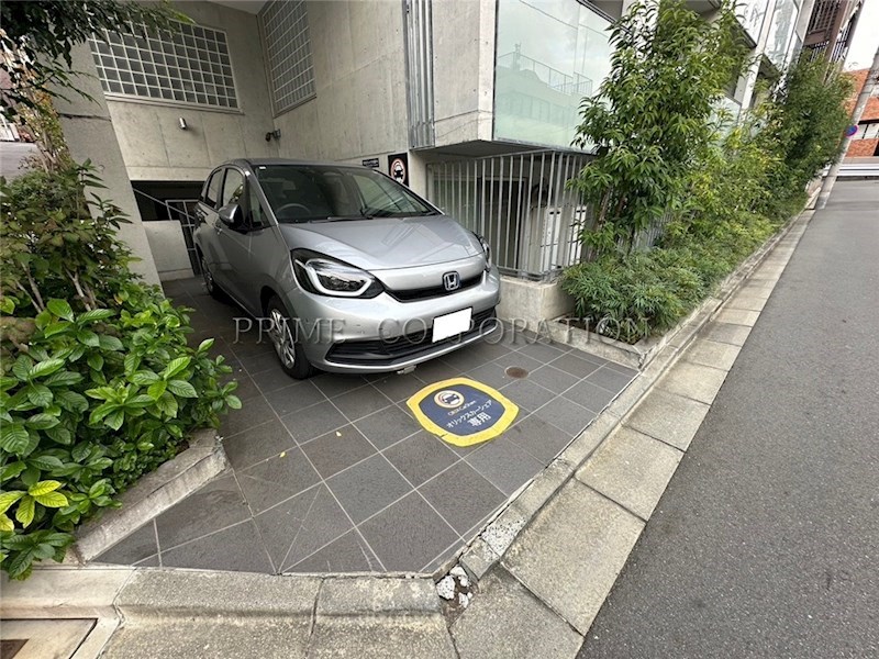 アプリーレ赤坂 駐車場