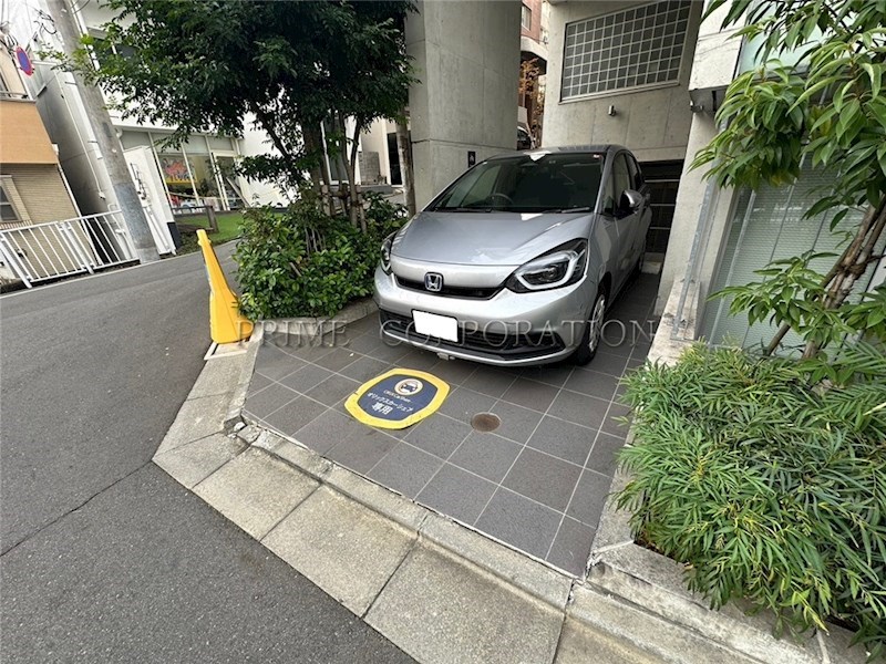 アプリーレ赤坂 駐車場
