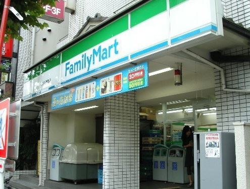 ソサエティ柿の木坂アネックス コンビニ