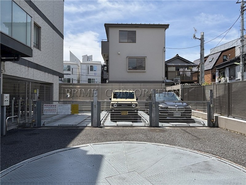 ザ・パークハビオ三軒茶屋 駐車場