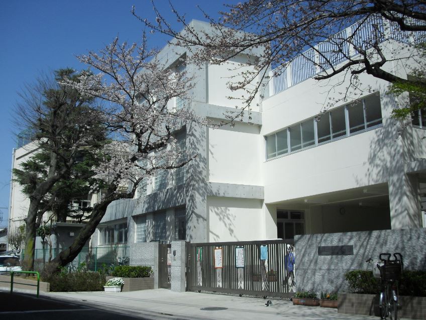ザ・パークハビオ三軒茶屋 小学校