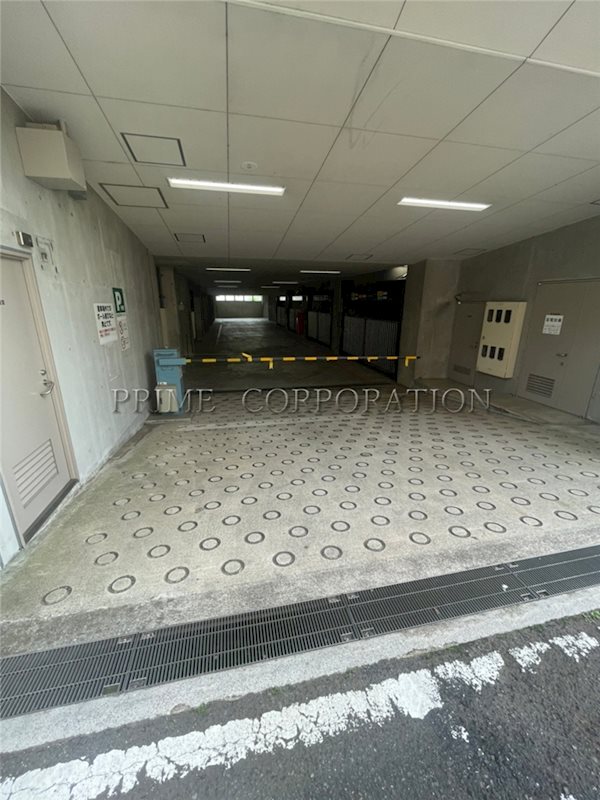 アーバンライフ目白駅前 駐車場