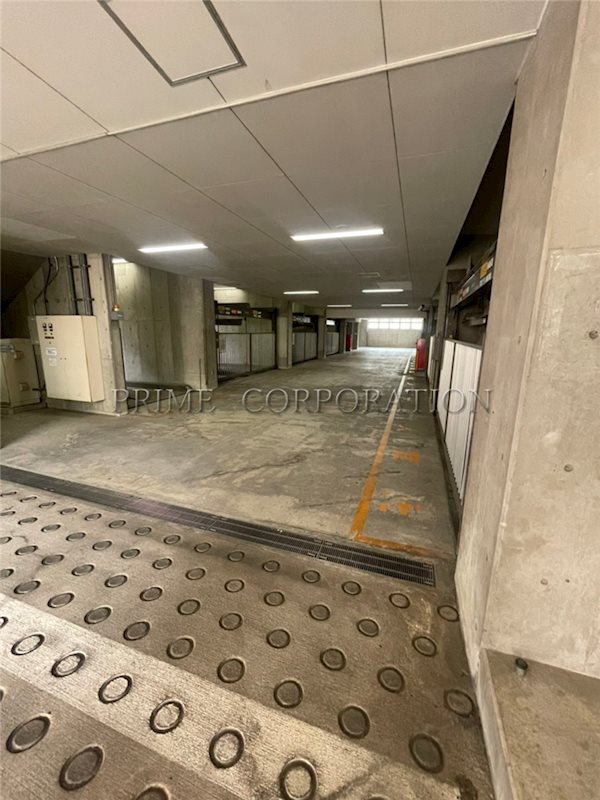 アーバンライフ目白駅前 駐車場