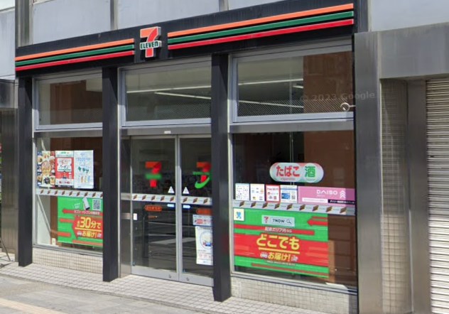 アーバンライフ目白駅前 コンビニ