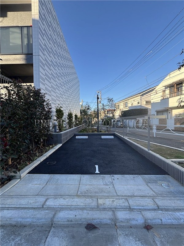 アジールコート都立大学 駐車場
