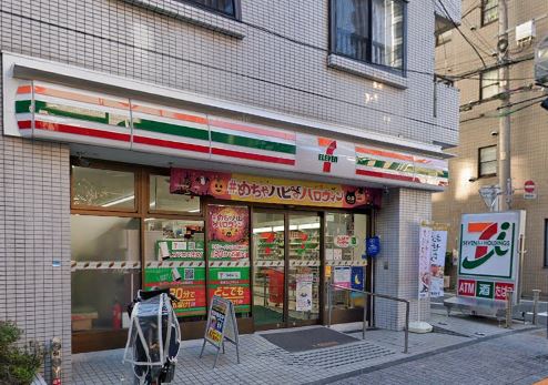 グラナーデ弥生町 コンビニ