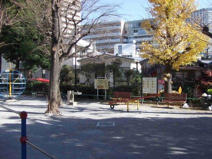 市谷台町坂フロント 公園