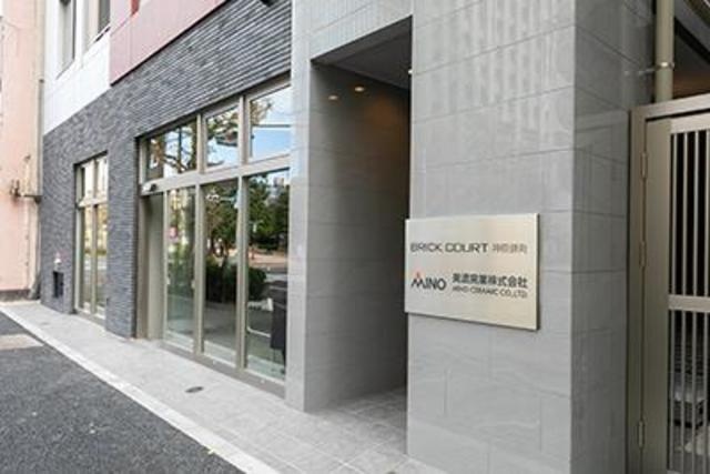 ブリックコート神田錦町 エントランス
