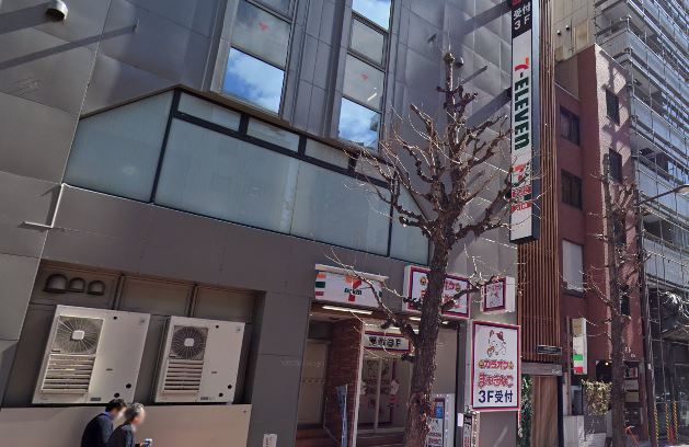 ブリックコート神田錦町 コンビニ