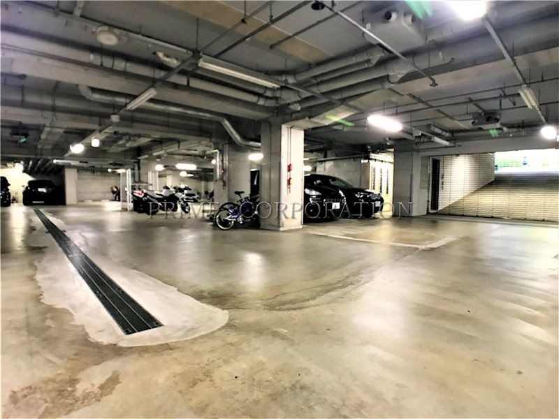 ランテンヌ四谷 駐車場