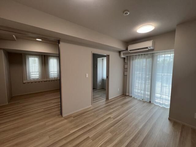 クレストコート中野富士見町 リビング