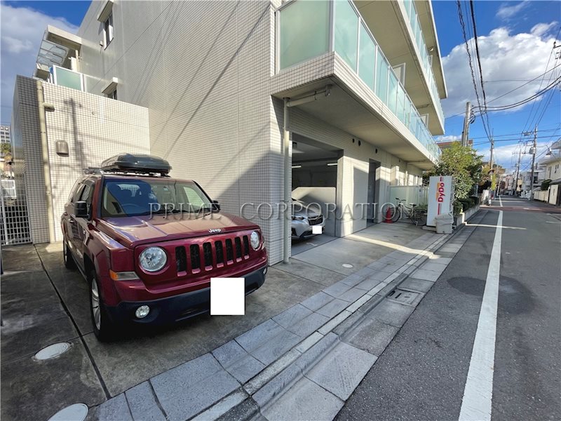 エスティメゾン高円寺  駐車場