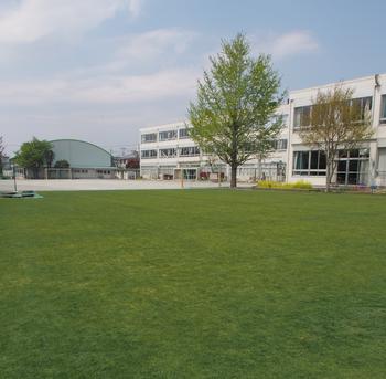 東京都狛江市東野川４丁目 小学校